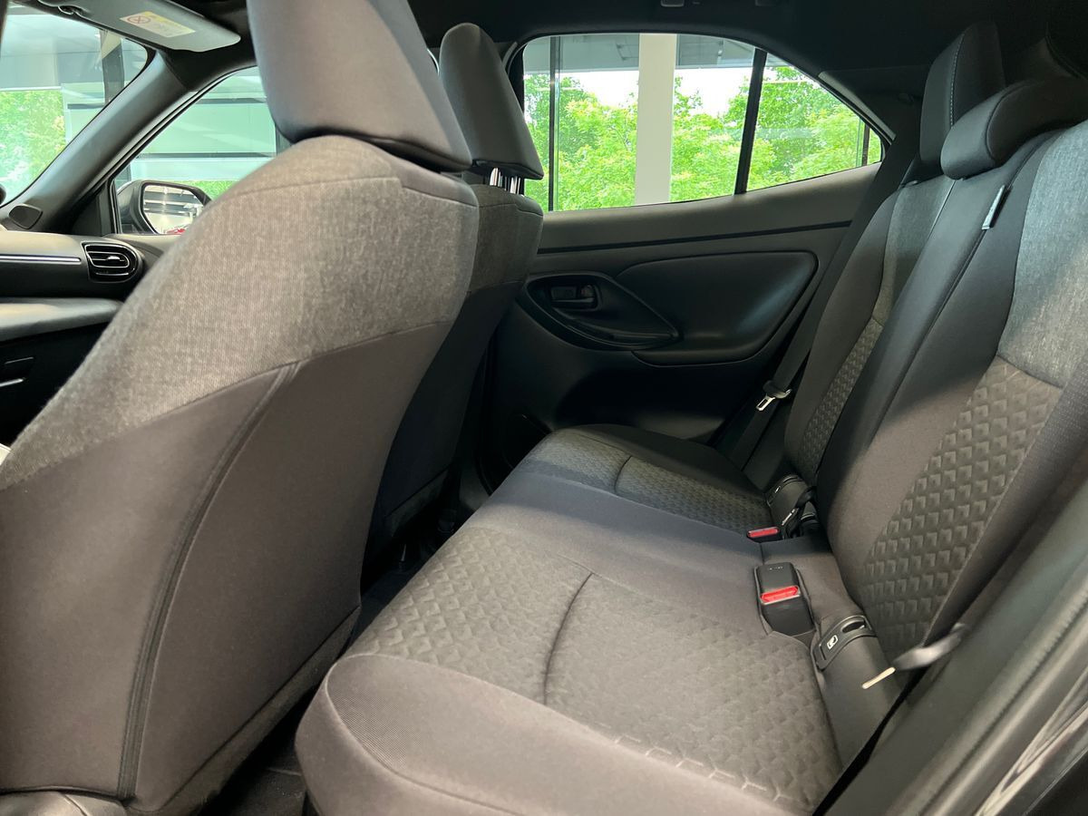 Sort Toyota Yaris Cross fra 2023
