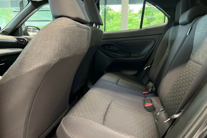 Sort Toyota Yaris Cross fra 2023