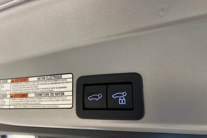 Sølv Toyota Yaris Cross fra 2023