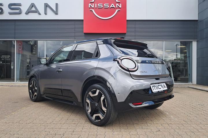 Sølv Nissan Micra fra 2026