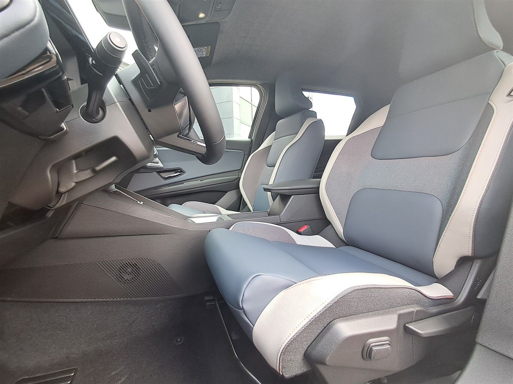 Sølv Nissan Micra fra 2026