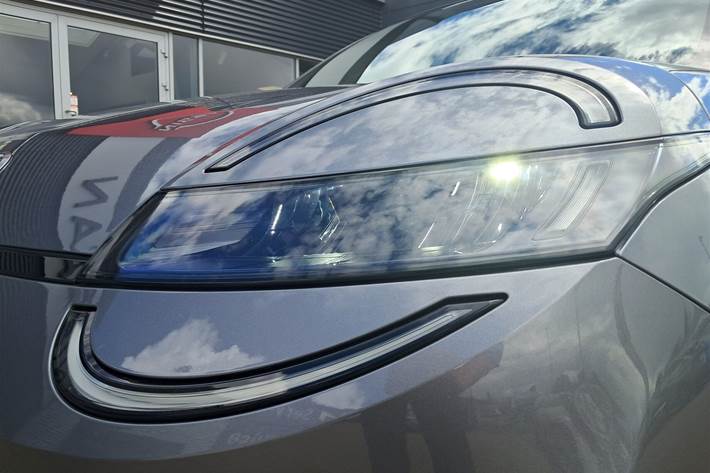 Sølv Nissan Micra fra 2026