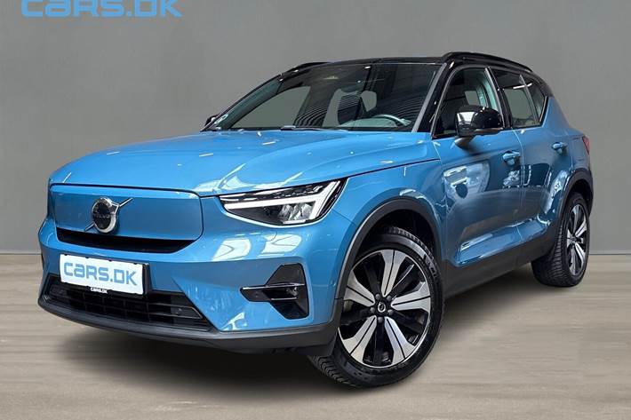 Blå Volvo XC40 fra 2023