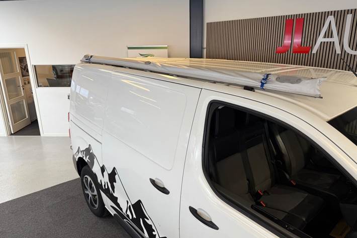 Hvid Toyota ProAce fra 2017