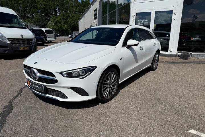 Hvid Mercedes CLA250 e fra 2021