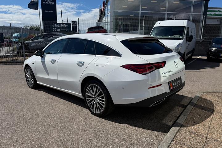 Hvid Mercedes CLA250 e fra 2021