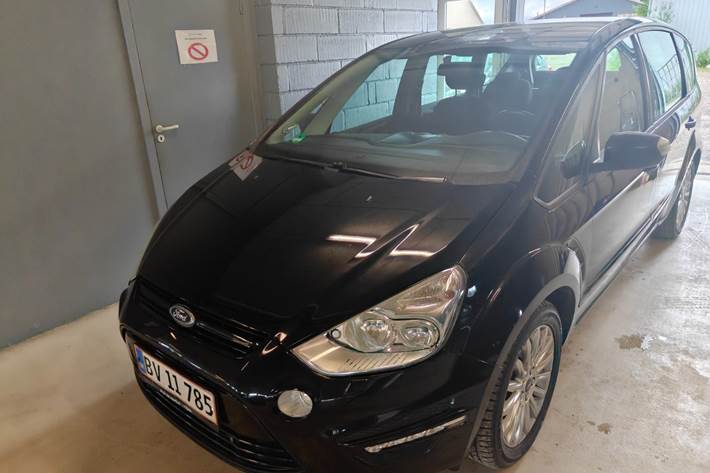 Gul Ford S-MAX fra 2012