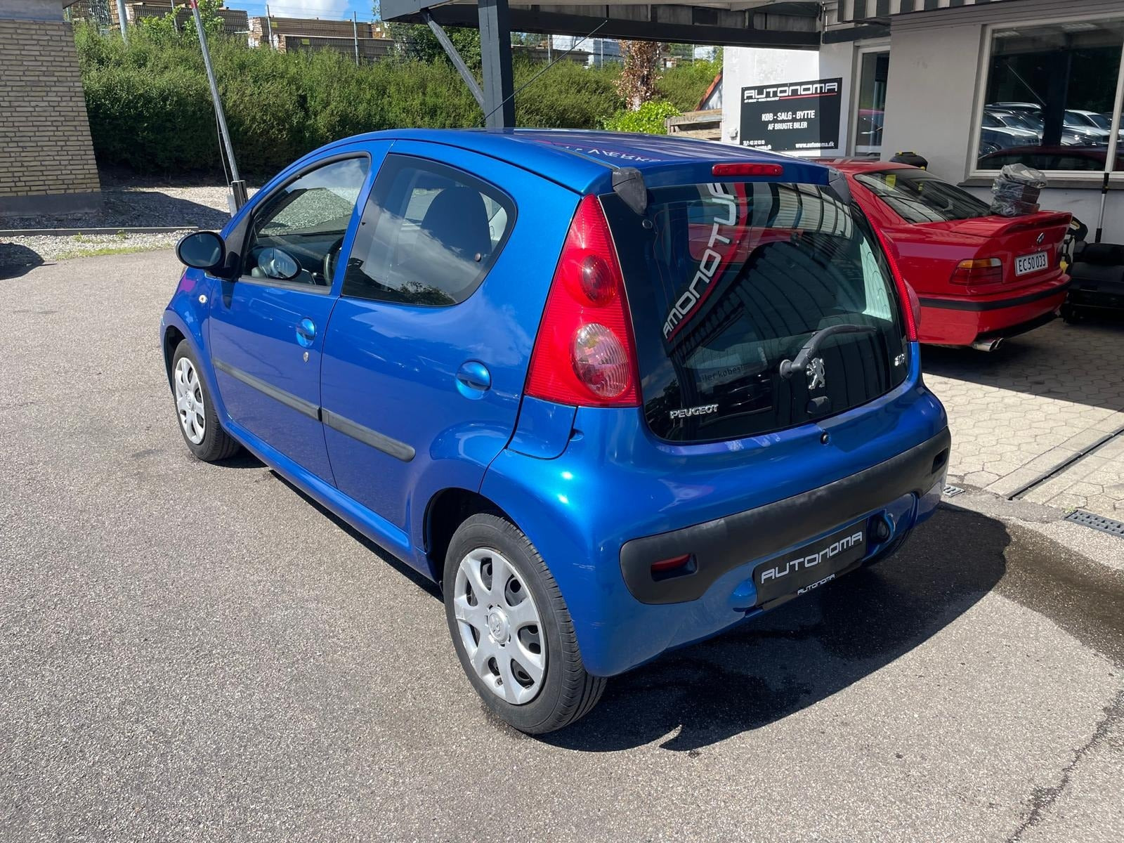 Blå Peugeot 107 fra 2011
