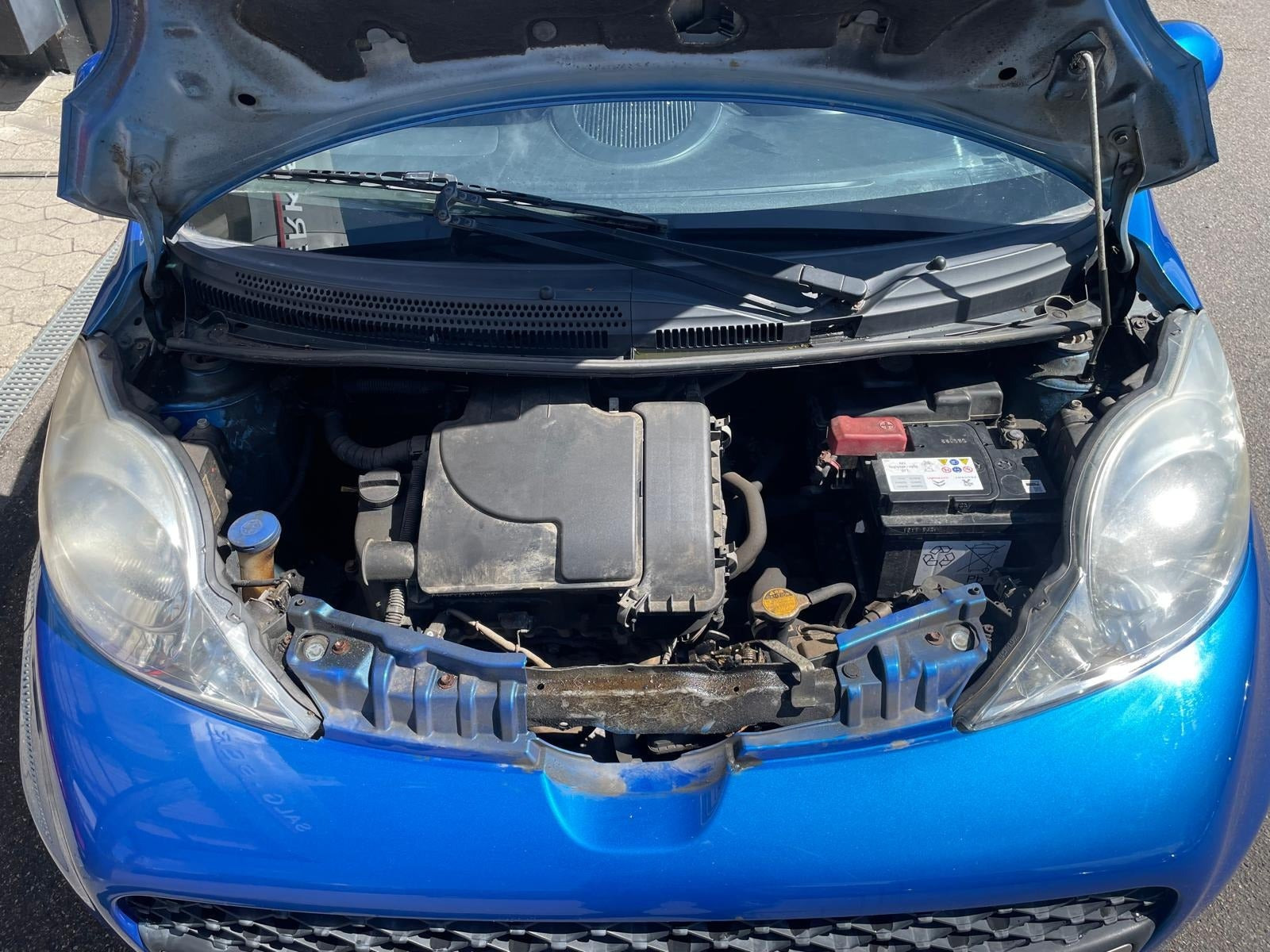 Blå Peugeot 107 fra 2011