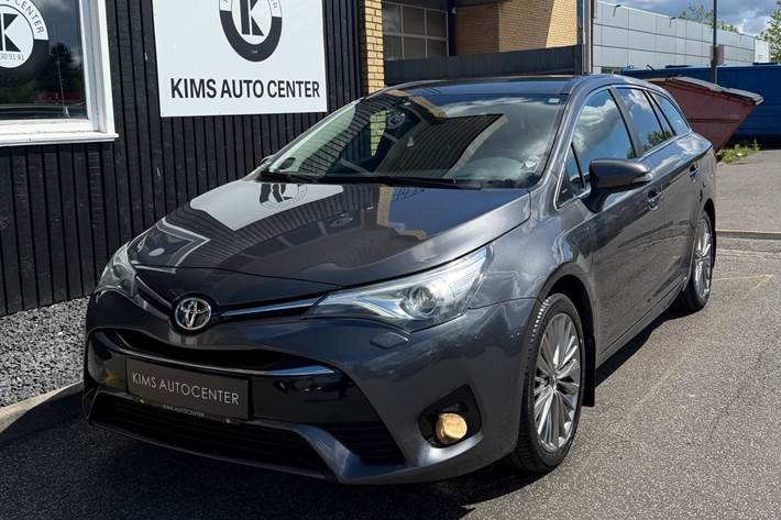 undefined Toyota Avensis fra 2017