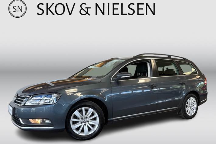 Grå VW Passat fra 2014