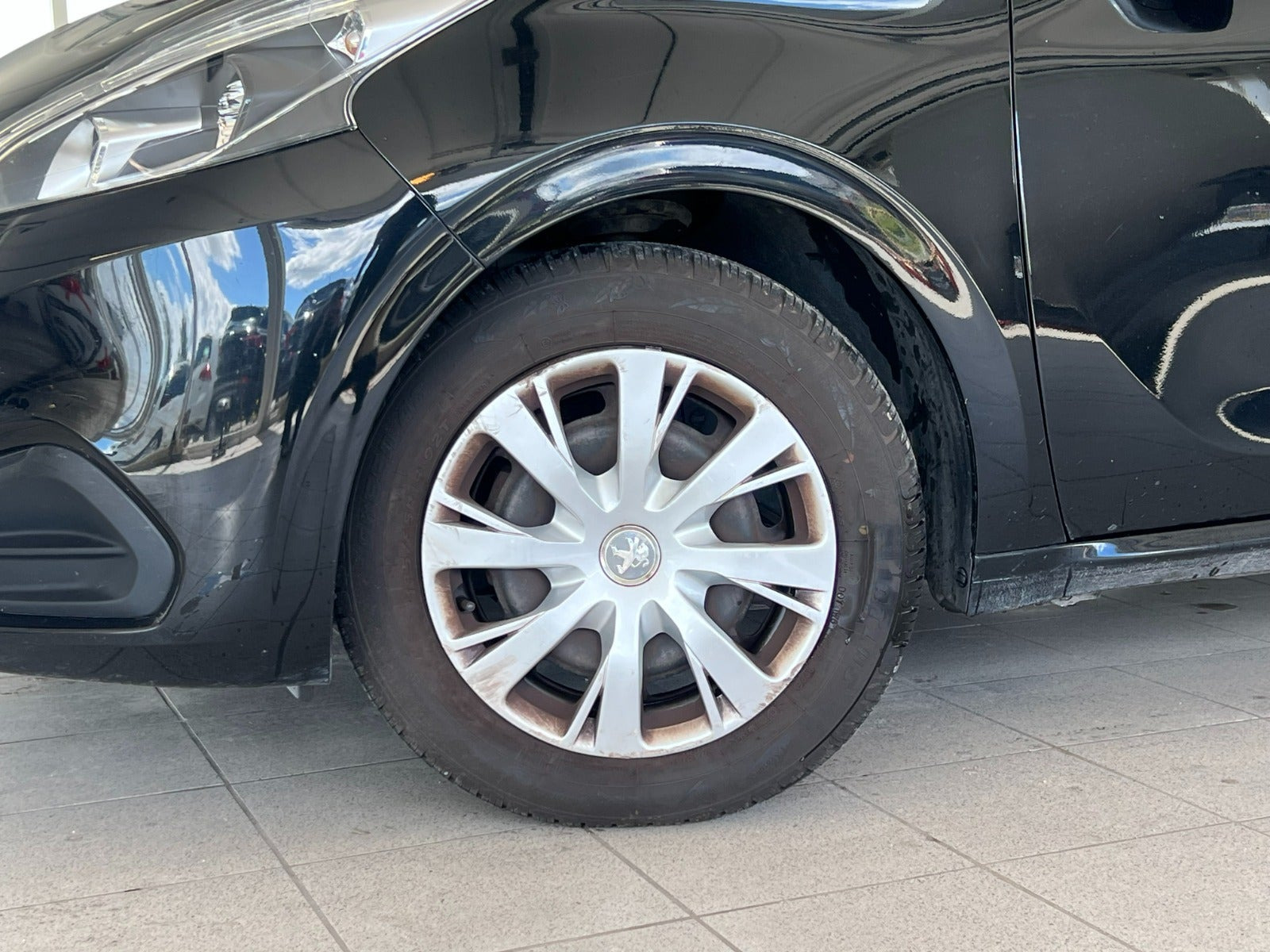 Sort Peugeot 208 fra 2019