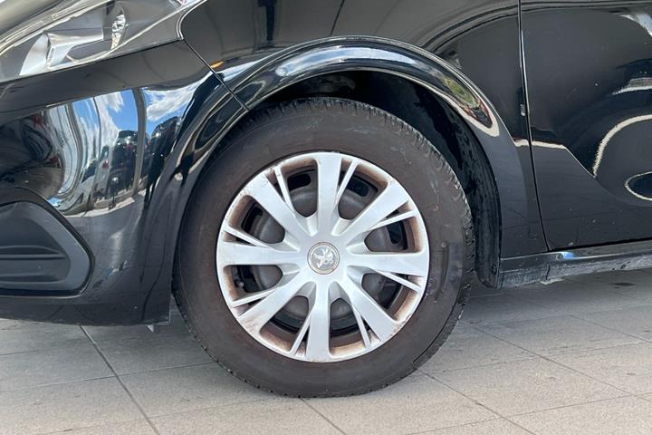 Sort Peugeot 208 fra 2019