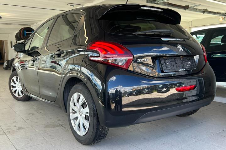 Sort Peugeot 208 fra 2019