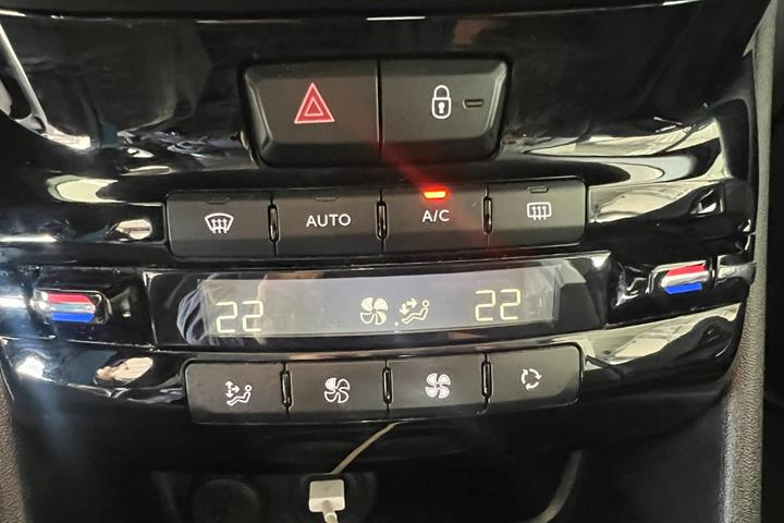 Sort Peugeot 208 fra 2019