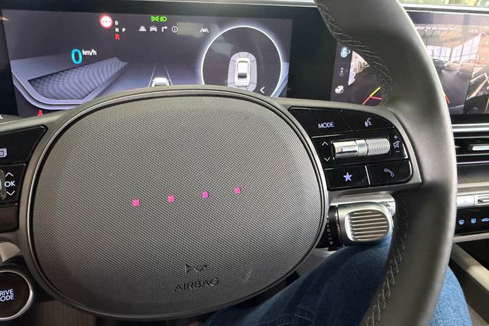 Grå Hyundai Ioniq 6 fra 2023