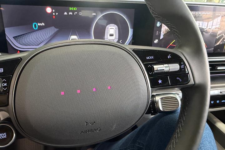 Grå Hyundai Ioniq 6 fra 2023