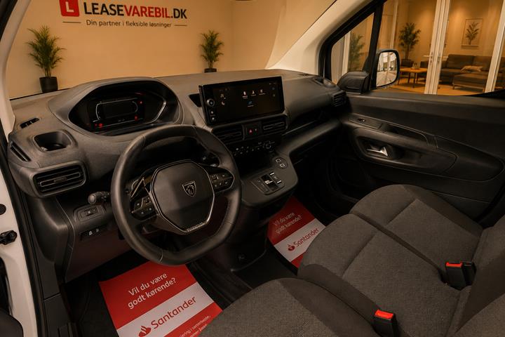 Hvid Peugeot Partner fra 2024