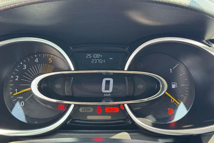 Sølv Renault Clio IV fra 2014