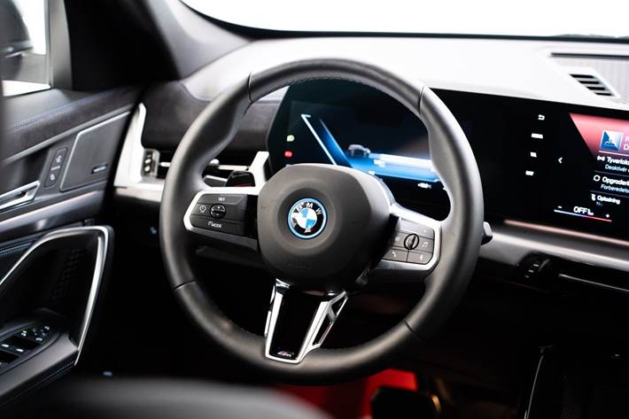 undefined BMW iX1 fra 2025