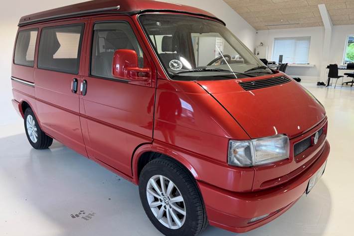 Rød VW California fra 1994