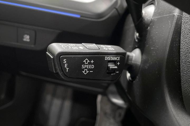 Grå Audi Q4 e-tron fra 2025