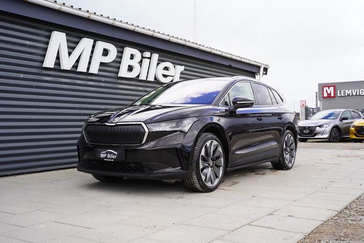 Sort Skoda Enyaq fra 2021 set udefra