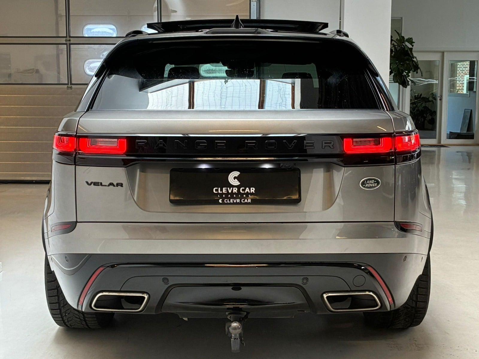 Sølv Land Rover Range Rover Velar fra 2018