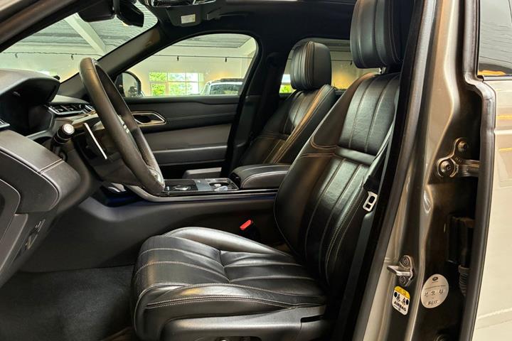 Sølv Land Rover Range Rover Velar fra 2018