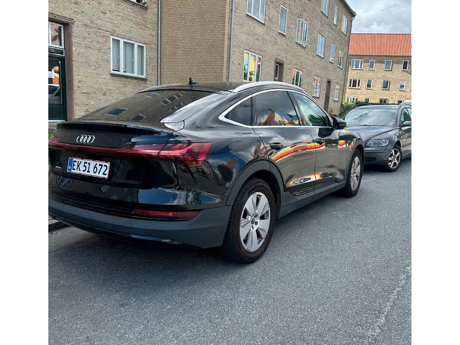 Sort Audi e-tron fra 2021