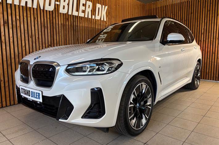 Hvid BMW iX3 fra 2023