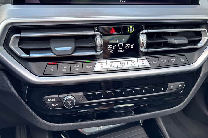 Hvid BMW iX3 fra 2023