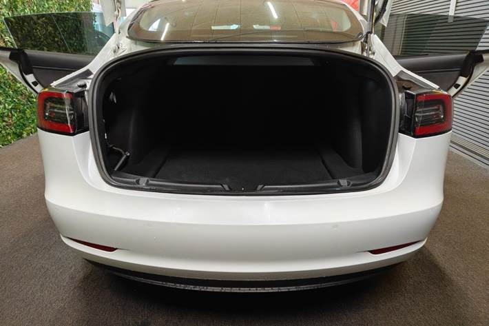 undefined Tesla Model 3 fra 2021