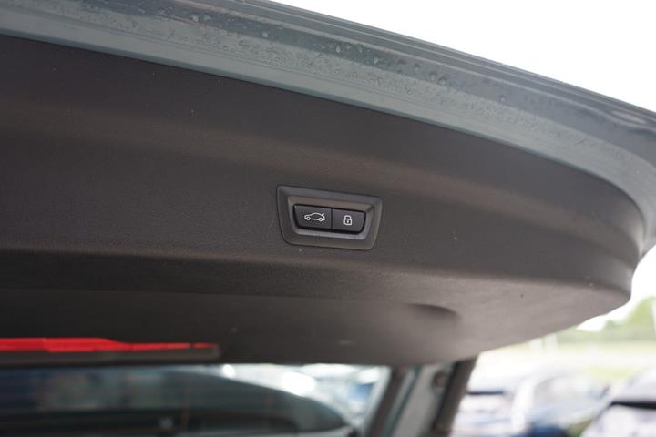 Grå BMW iX1 fra 2024