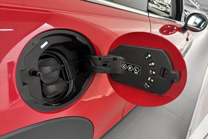 Rød Mini Cooper SE fra 2022