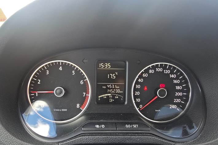 Grå VW Polo fra 2014