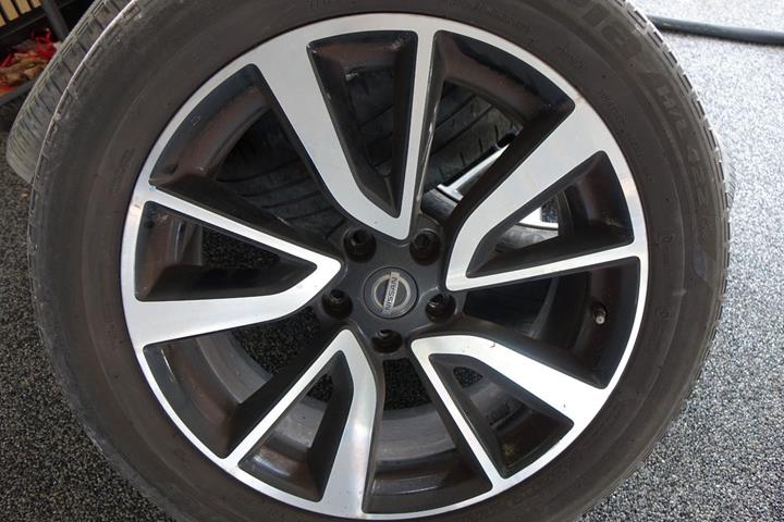 Sort Nissan X-Trail fra 2016