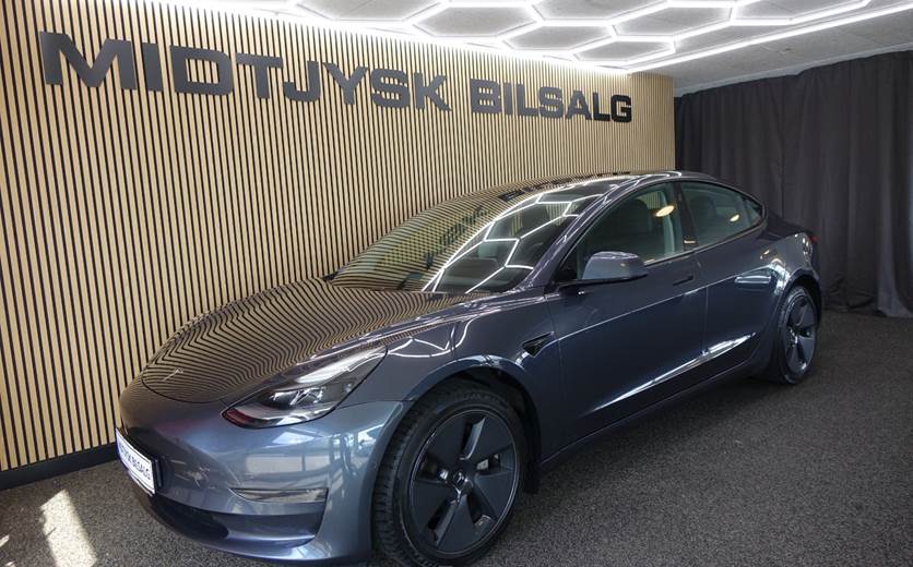 Tesla Model 3 Long Range AWD