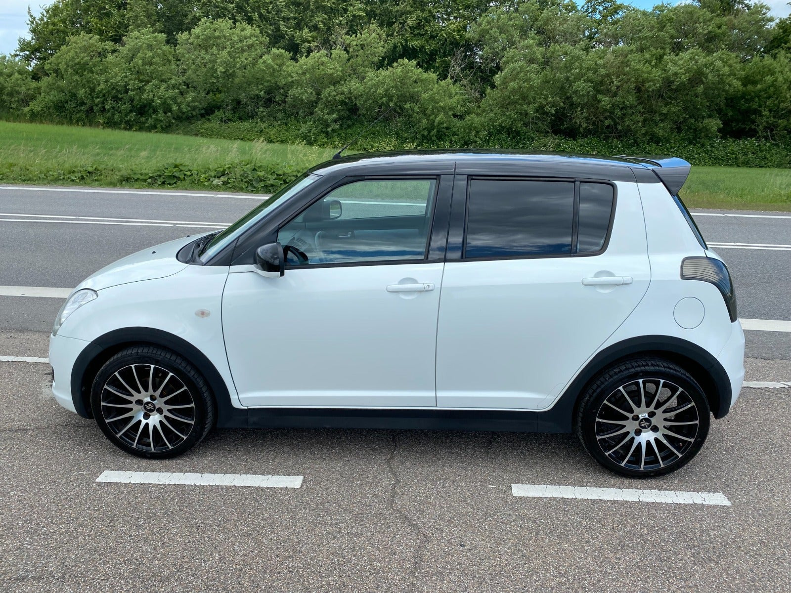 Hvid Suzuki Swift fra 2010