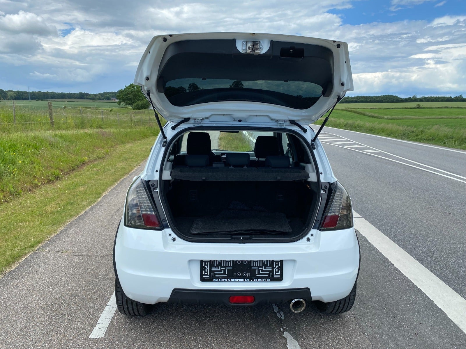Hvid Suzuki Swift fra 2010