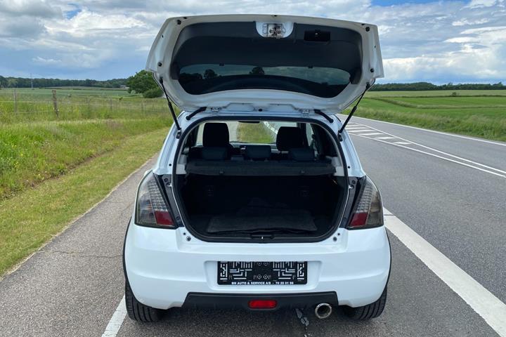 Hvid Suzuki Swift fra 2010