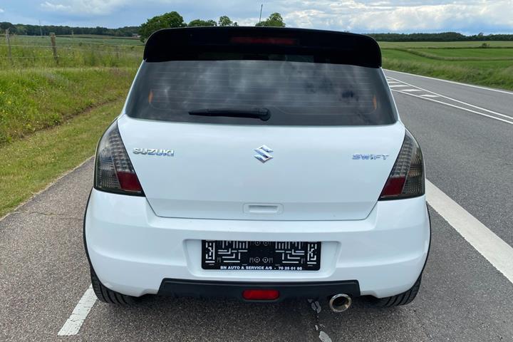 Hvid Suzuki Swift fra 2010