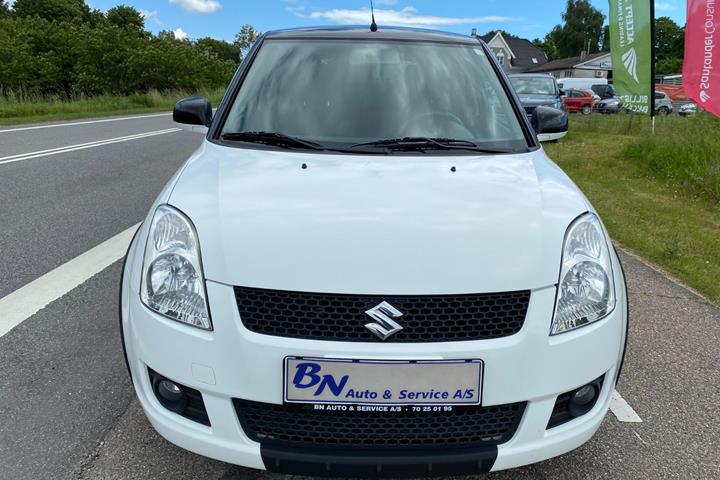 Hvid Suzuki Swift fra 2010