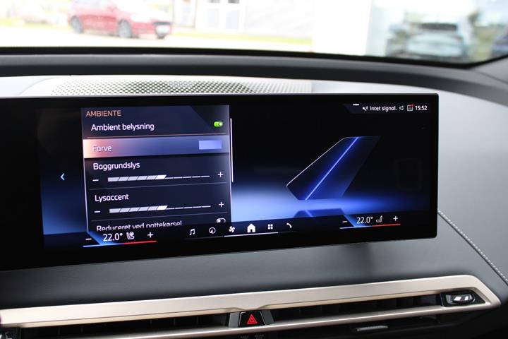 Hvid BMW iX fra 2023