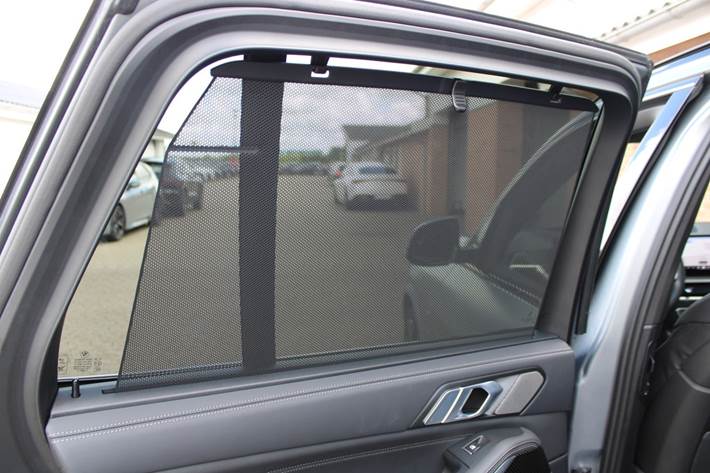Grå BMW X5 fra 2024