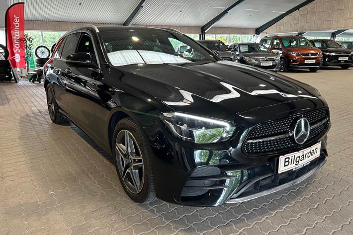 Sort Mercedes E300 de fra 2022