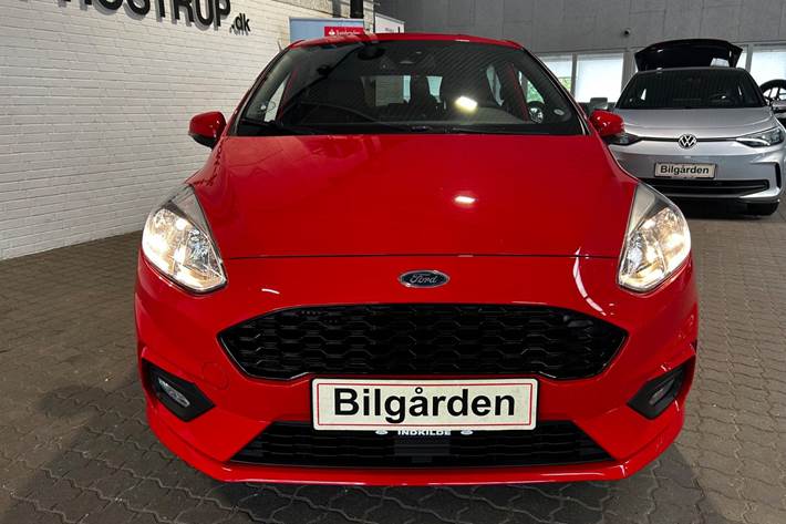 Rød Ford Fiesta fra 2019