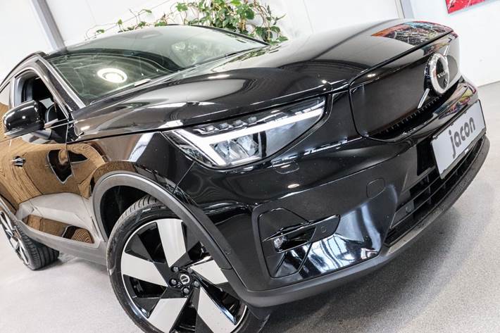 Sort Volvo XC40 fra 2023