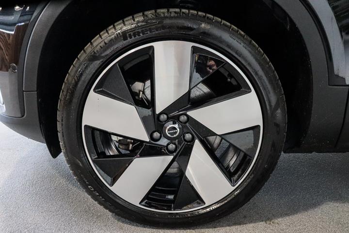 Sort Volvo XC40 fra 2023