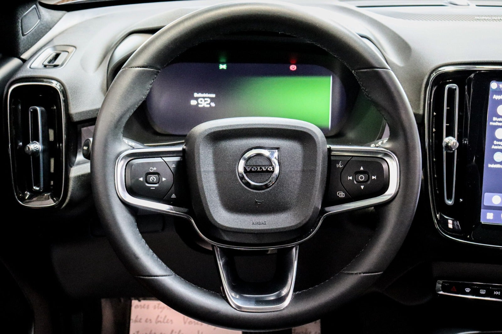 Sort Volvo XC40 fra 2023